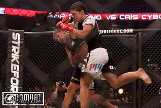 Gina Carano feet photo thumbnail