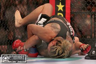 Gina Carano feet photo thumbnail