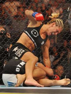 Gina Carano feet photo thumbnail