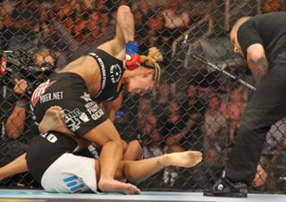 Gina Carano feet photo thumbnail