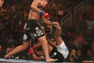 Gina Carano feet photo thumbnail
