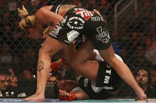 Gina Carano feet photo thumbnail
