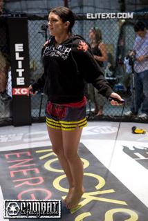 Gina Carano feet photo thumbnail