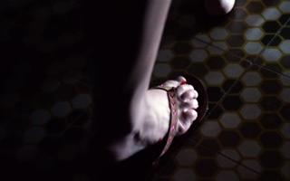 Gina Carano feet photo thumbnail
