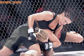 Gina Carano feet photo thumbnail