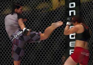 Gina Carano feet photo thumbnail
