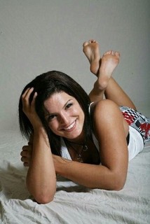 Gina Carano feet photo thumbnail