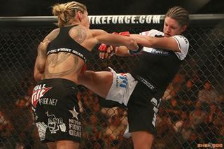 Gina Carano feet photo thumbnail