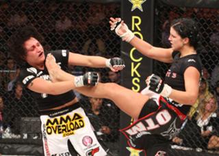 Gina Carano feet photo thumbnail