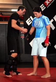 Gina Carano feet photo thumbnail