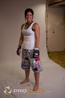 Gina Carano feet photo thumbnail