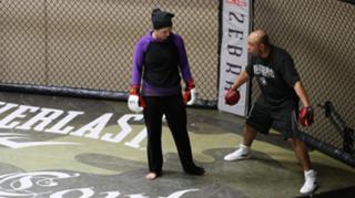 Gina Carano feet photo thumbnail
