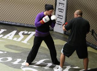 Gina Carano feet photo thumbnail