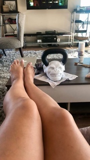 Gina Carano feet photo thumbnail