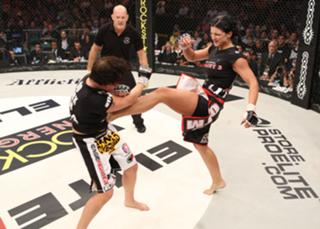 Gina Carano feet photo thumbnail