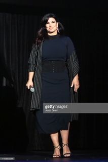 Gina Carano feet photo thumbnail