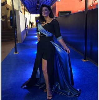 Gina Carano feet photo thumbnail