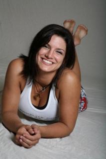 Gina Carano feet photo thumbnail
