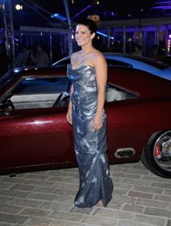 Gina Carano feet photo thumbnail