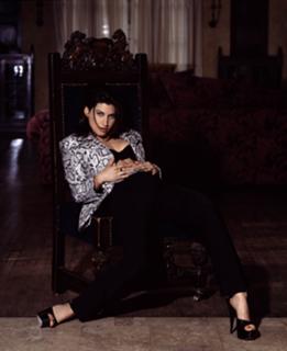 Gina Gershon feet photo thumbnail