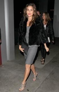 Gina Gershon feet photo thumbnail