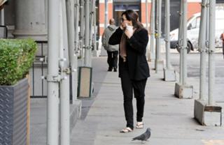 Gina Gershon feet photo thumbnail