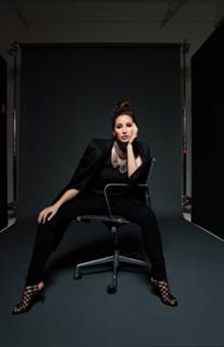Gina Gershon feet photo thumbnail