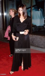 Gina Gershon feet photo thumbnail