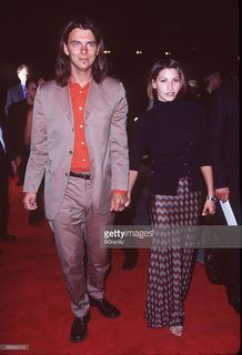 Gina Gershon feet photo thumbnail