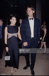 Gina Gershon feet photo thumbnail