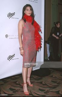 Gina Gershon feet photo thumbnail