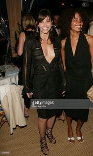 Gina Gershon feet photo thumbnail