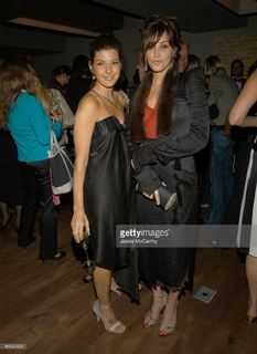 Gina Gershon feet photo thumbnail
