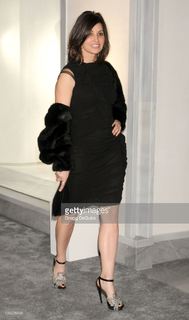 Gina Gershon feet photo thumbnail