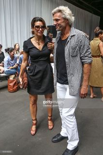 Gina Gershon feet photo thumbnail