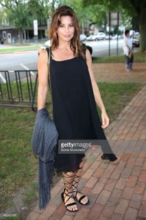 Gina Gershon feet photo thumbnail