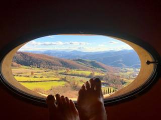 Gina Gershon feet photo thumbnail