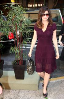 Gina Gershon feet photo thumbnail