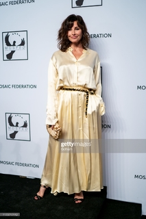 Gina Gershon feet photo thumbnail