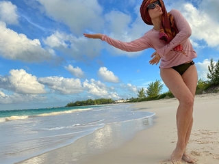 Gina Gershon feet photo thumbnail