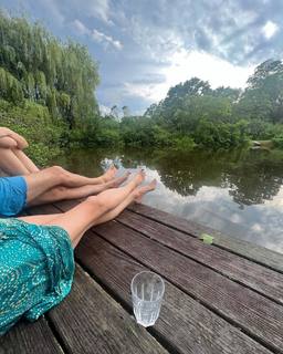 Gina Gershon feet photo thumbnail