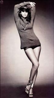Gina Gershon feet photo thumbnail