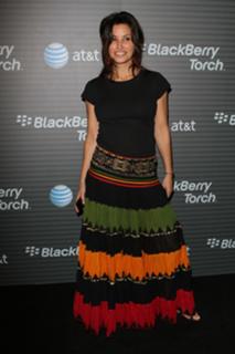 Gina Gershon feet photo thumbnail