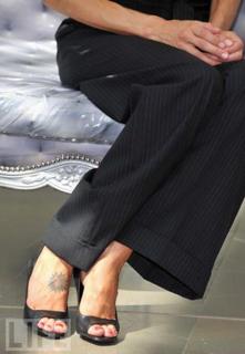 Gina Holden feet photo 12
