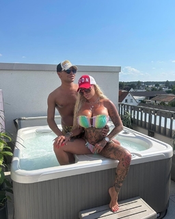 Gina-Lisa Lohfink feet photo thumbnail