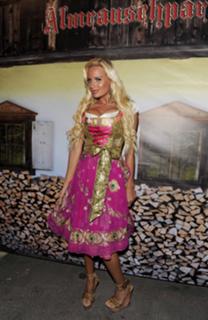 Gina-Lisa Lohfink feet photo thumbnail