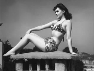 Gina Lollobrigida feet photo thumbnail