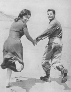 Gina Lollobrigida feet photo thumbnail