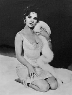 Gina Lollobrigida feet photo thumbnail