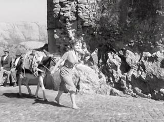 Gina Lollobrigida feet photo thumbnail